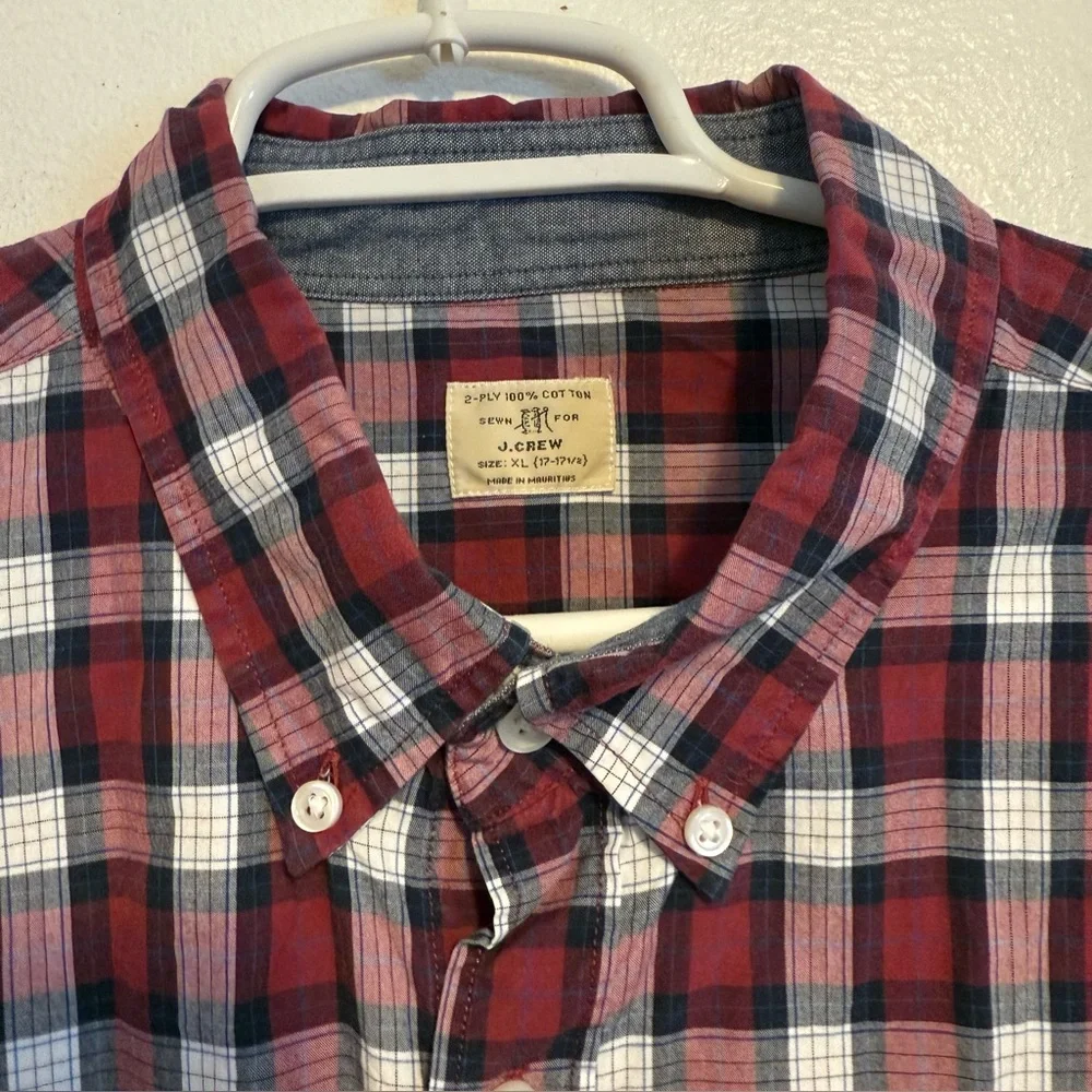 J. Crew Red and Black Plaid‎ Men's Shirt Size XL Plain Button Down LongSleeve